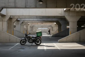 Accidentes moto Uber Los Ángeles: ¿Cobrar en 2026?